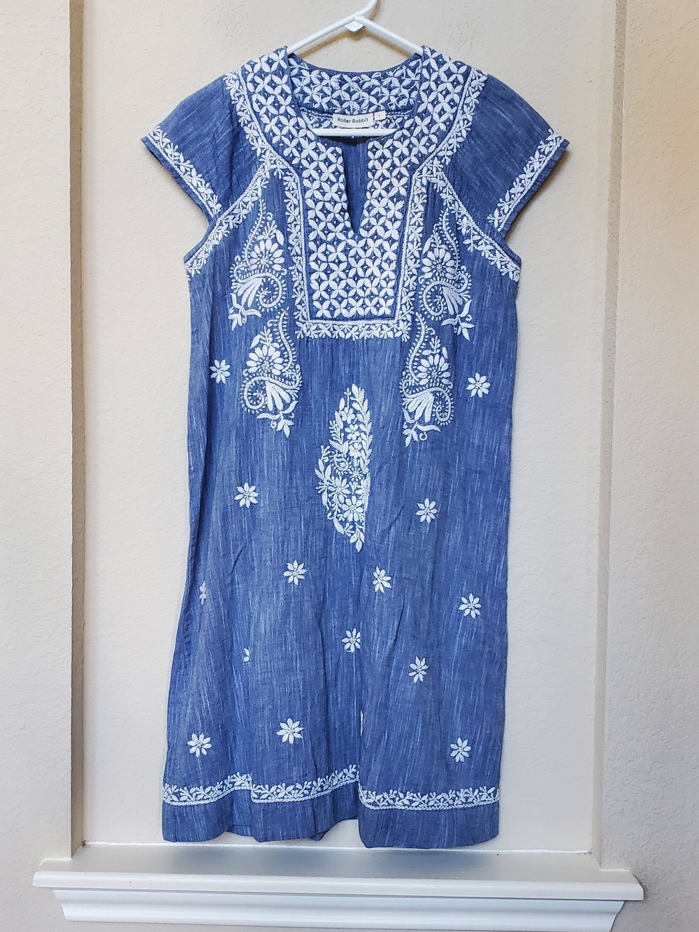 Roller Rabbit Chambray Embroidered Cap Sleeve Dress.  Size Small